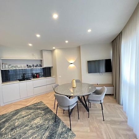 Holiday Lux Tower باتومي المظهر الخارجي الصورة