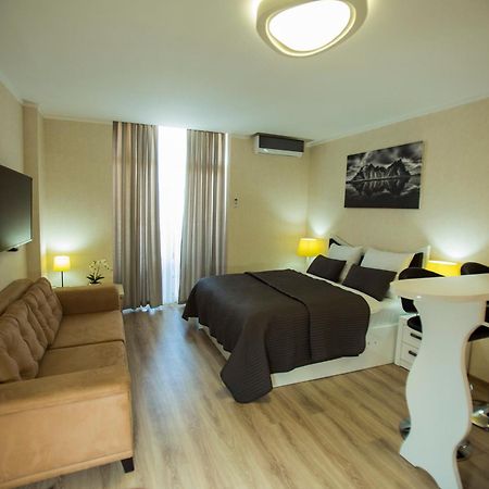 Holiday Lux Tower باتومي المظهر الخارجي الصورة