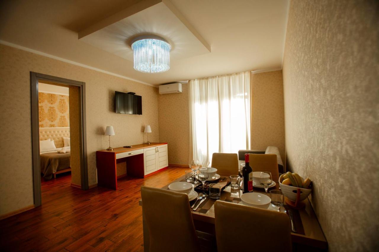 Holiday Lux Tower باتومي المظهر الخارجي الصورة