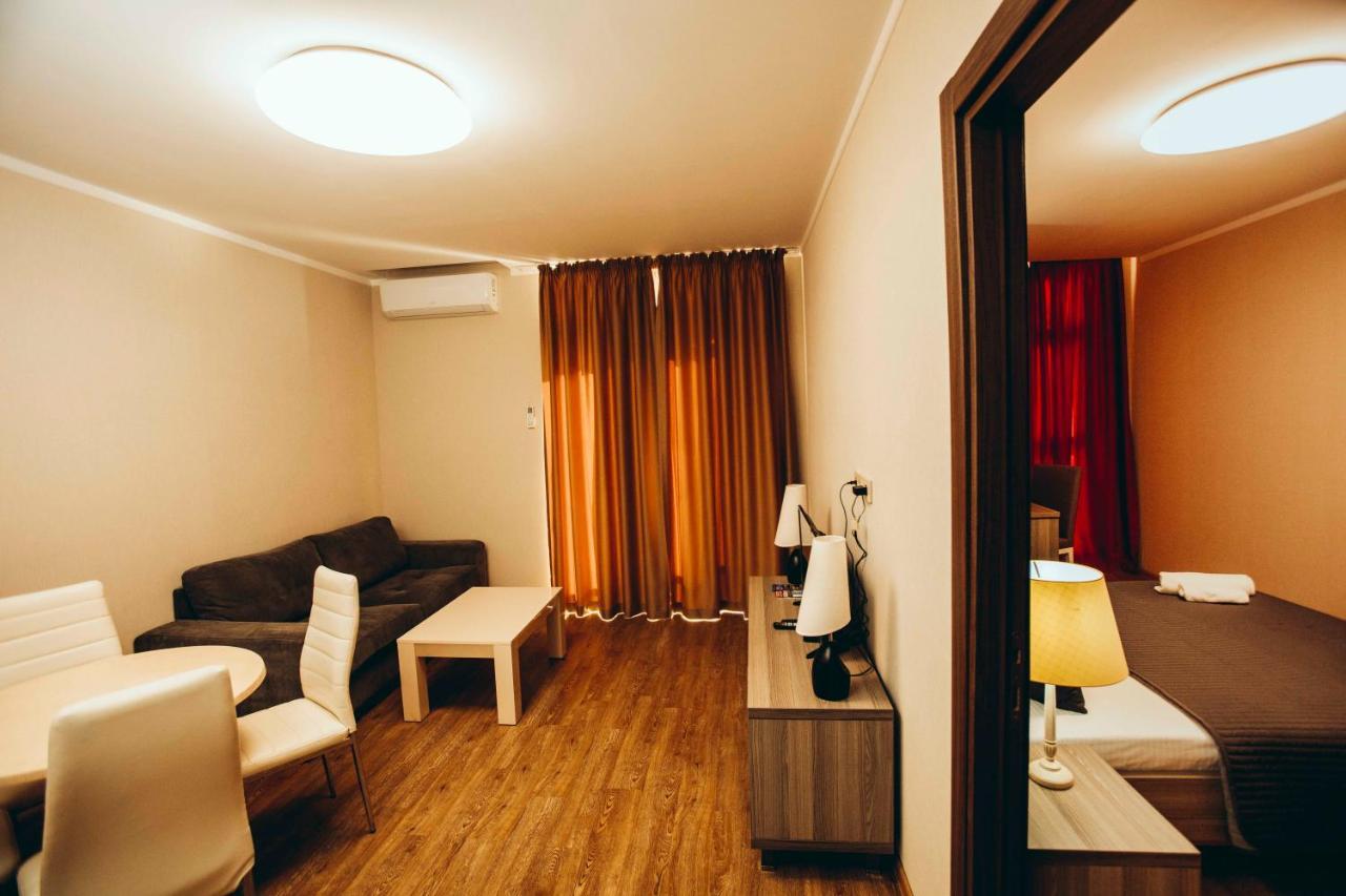 Holiday Lux Tower باتومي المظهر الخارجي الصورة