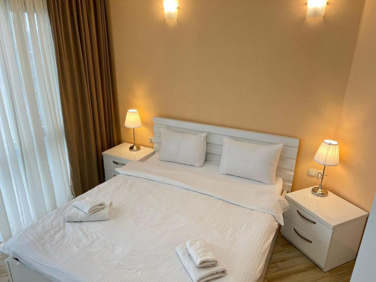 Holiday Lux Tower باتومي المظهر الخارجي الصورة