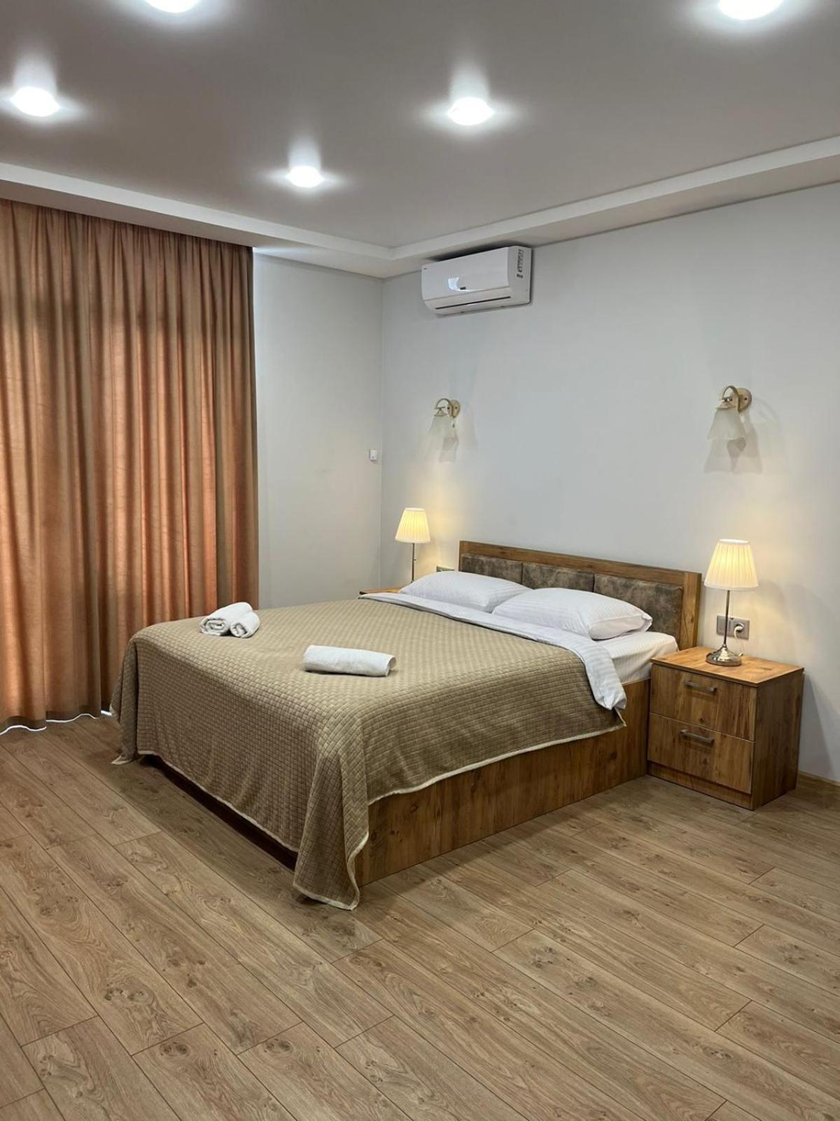 Holiday Lux Tower باتومي المظهر الخارجي الصورة