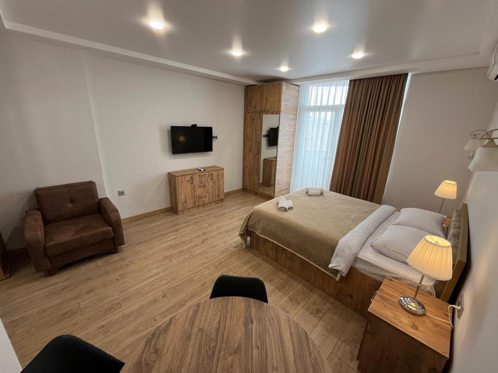 Holiday Lux Tower باتومي المظهر الخارجي الصورة