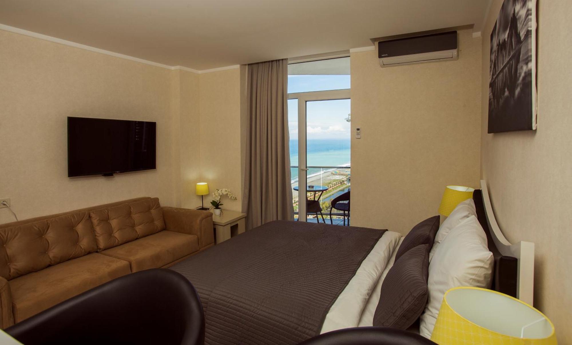 Holiday Lux Tower باتومي المظهر الخارجي الصورة