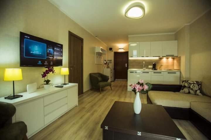 Holiday Lux Tower باتومي المظهر الخارجي الصورة